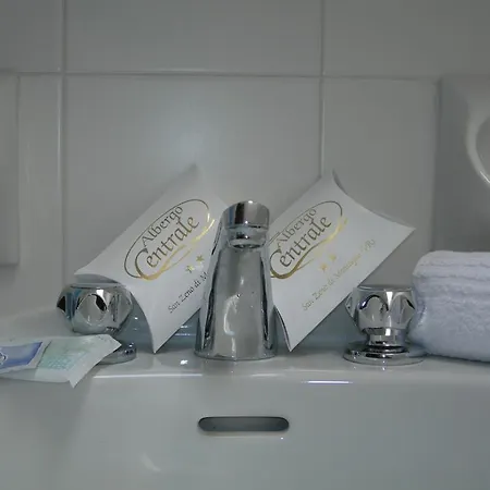 Albergo Centrale ホテル 2*