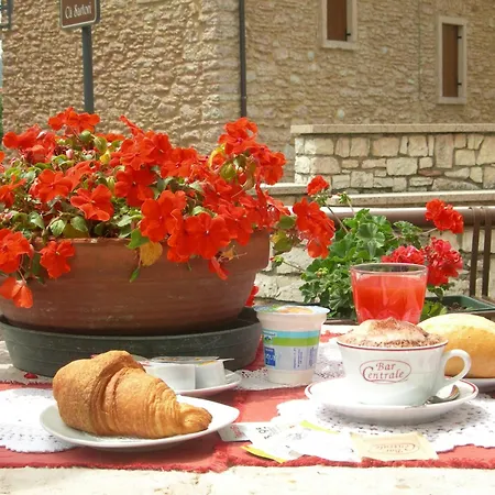 Hotell Albergo Centrale San Zeno di Montagna