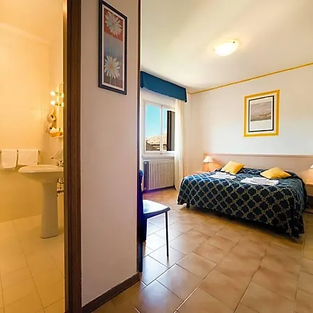 Albergo Centrale 산 제노 디 몬타냐