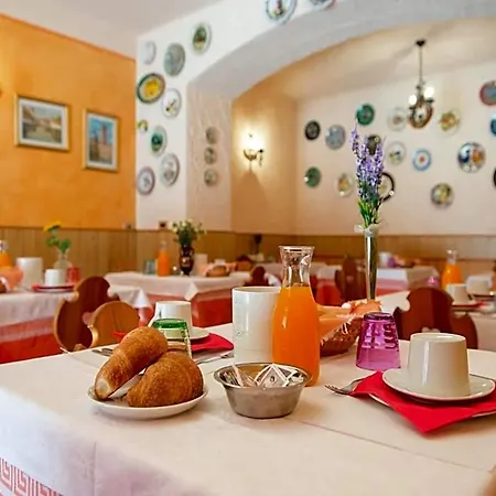 호텔 Albergo Centrale
