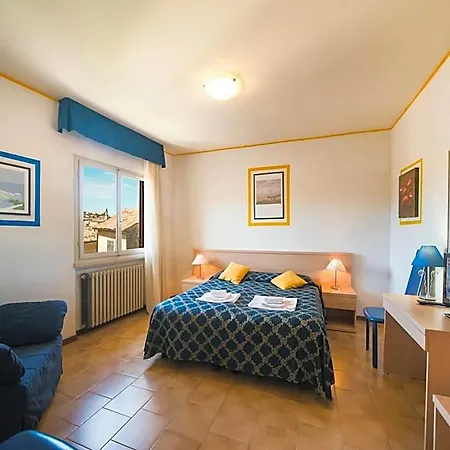 Albergo Centrale 호텔 산 제노 디 몬타냐