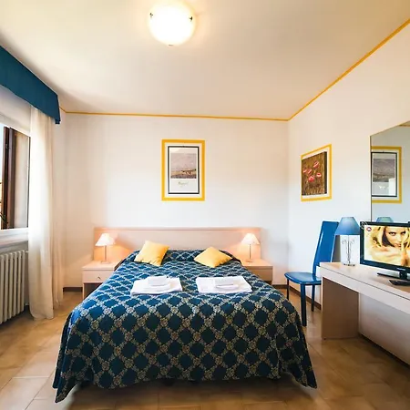 מלון Albergo Centrale