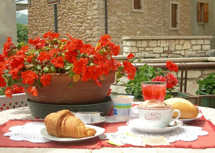 Otel Albergo Centrale San Zeno di Montagna